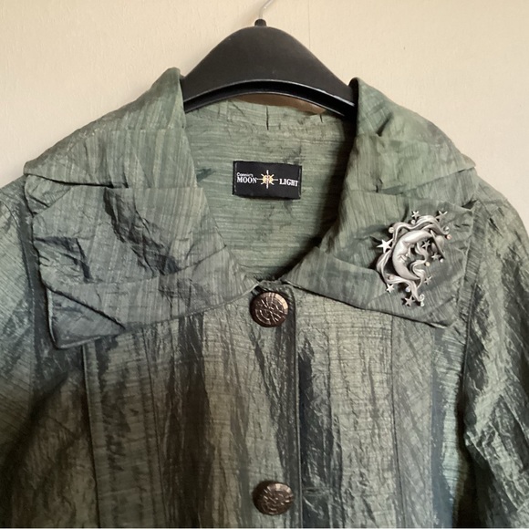 JJ Jonette Half Moon World & Stars Celestial Brooch 🌙✨🪐⭐️🌙 - Picture 8 of 8